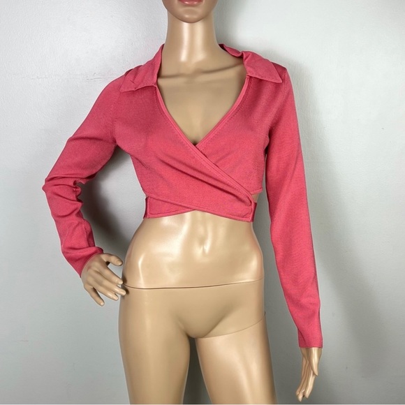 NEW CULT GAIA PINK KNIT CROPPED WRAP TOP - Picture 2 of 11